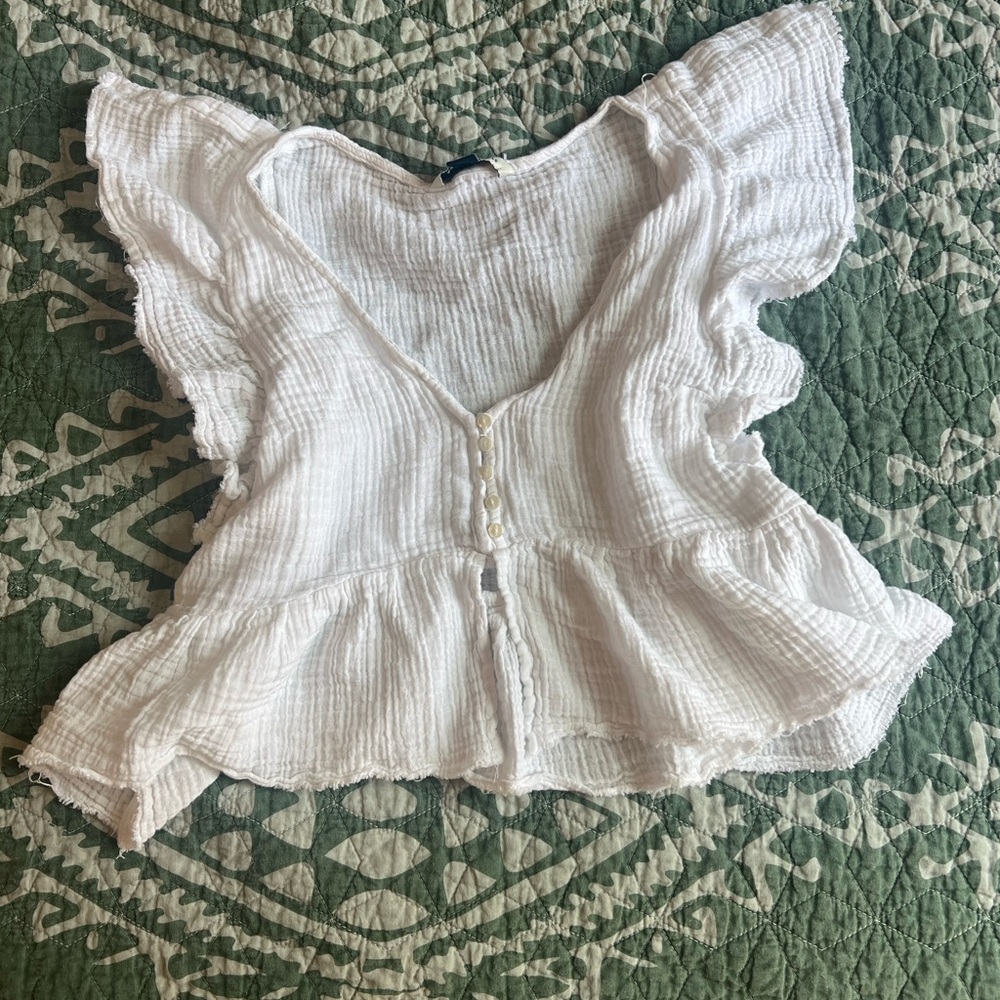American Eagle Outfitters White Ruffled Blouse